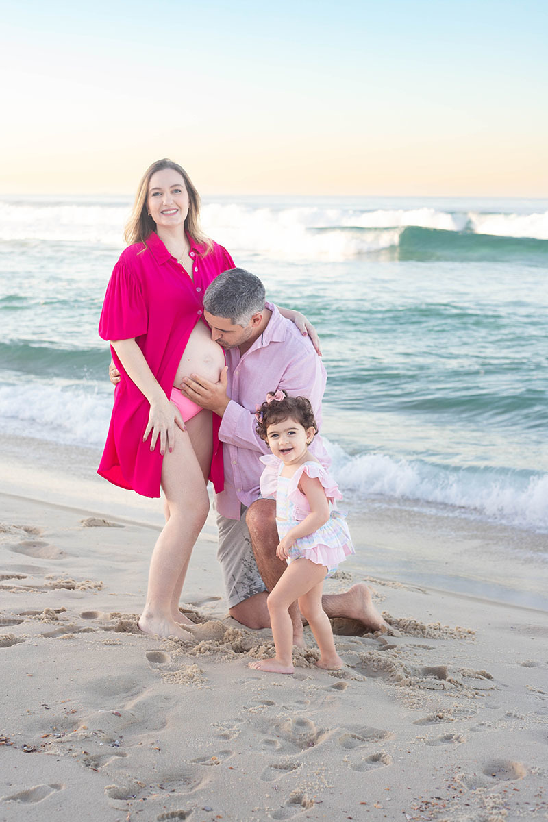 Família em clima de amor no ensaio gestante com filha, Barra da Tijuca