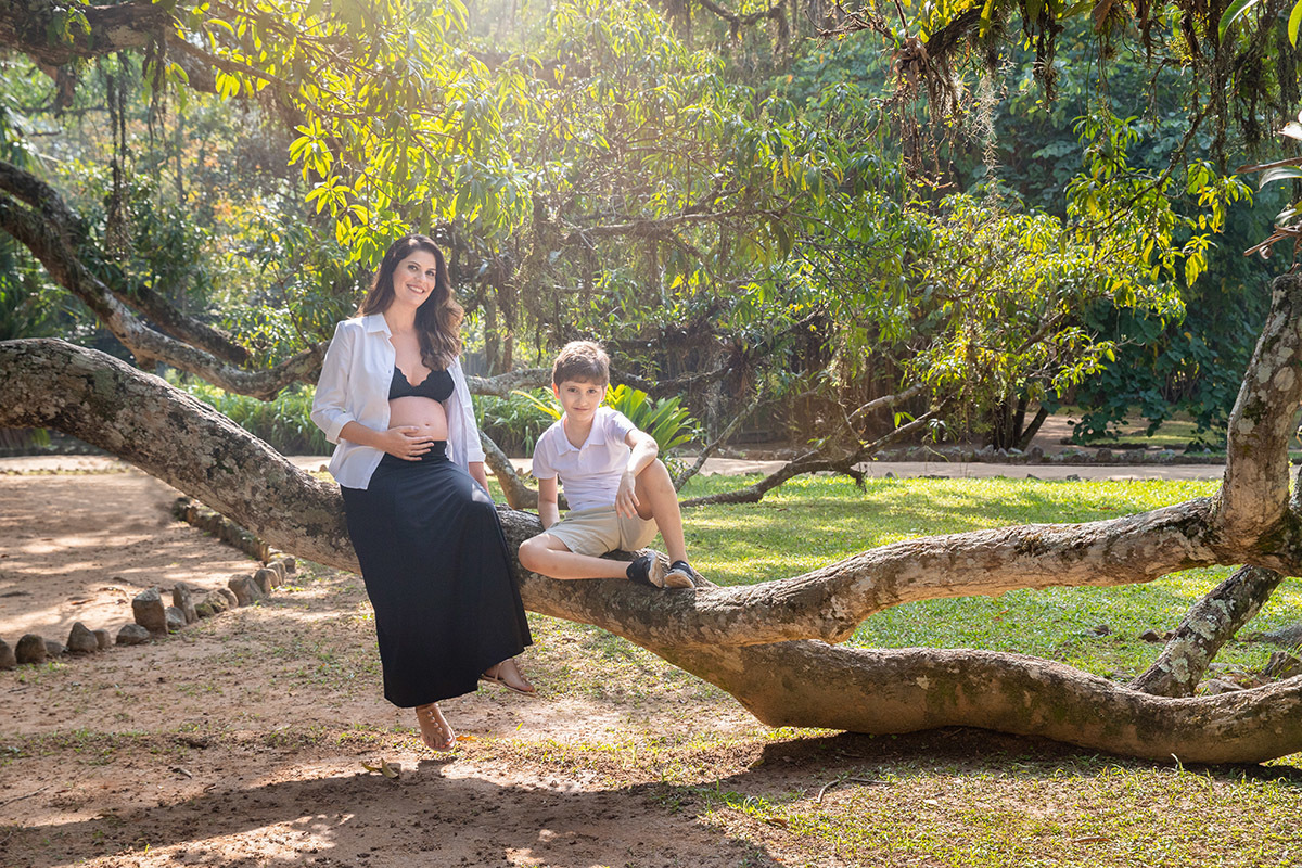 Foto de gestante com o sobrinho no Jardim Botânico RJ