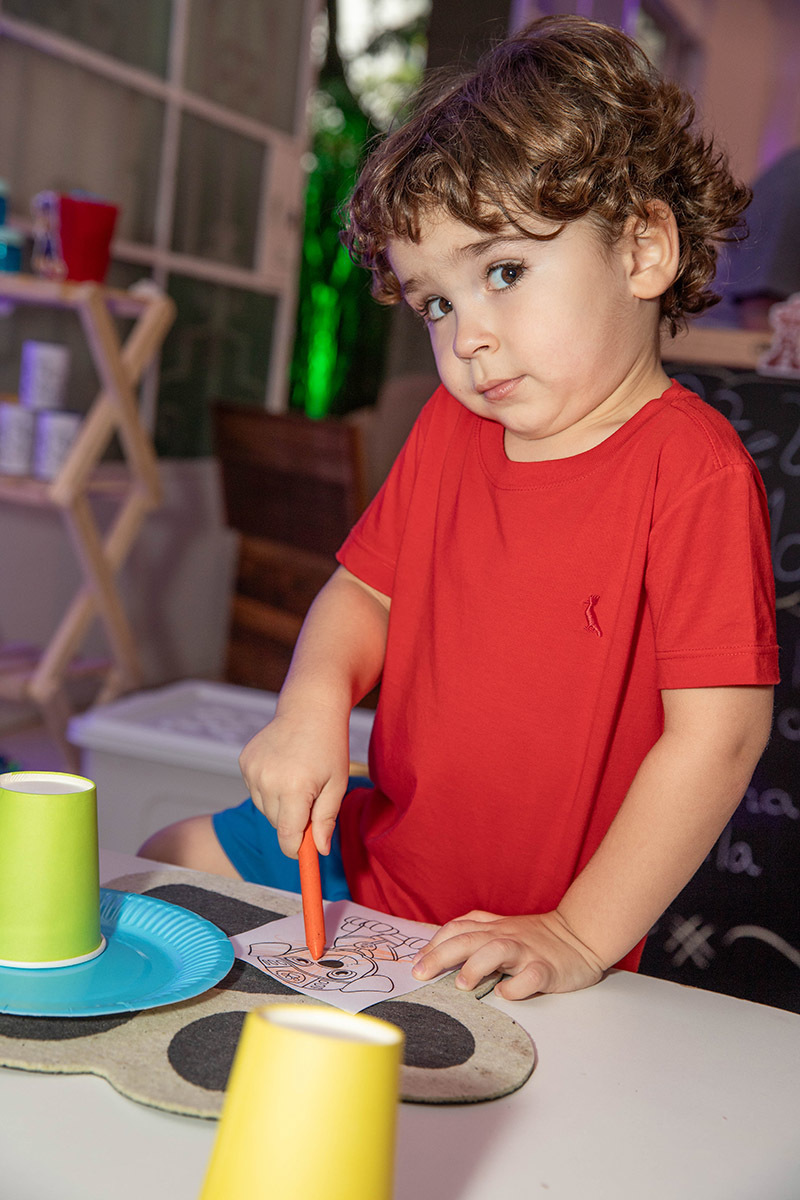 Festa de 3 anos: Tom desennhando, no Rio de Janeiro.