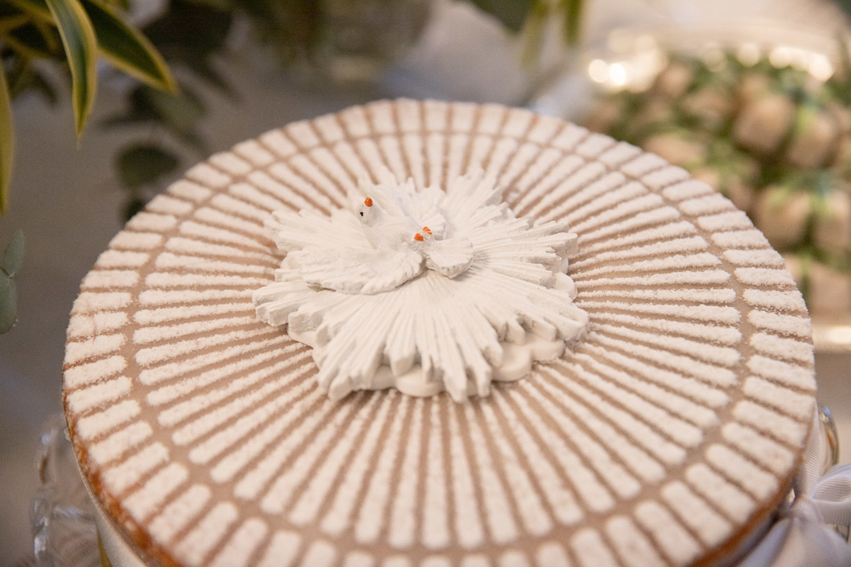 bolo com o símbolo do espírito santo - batizado do Eduardo -  Rio de Janeiro.