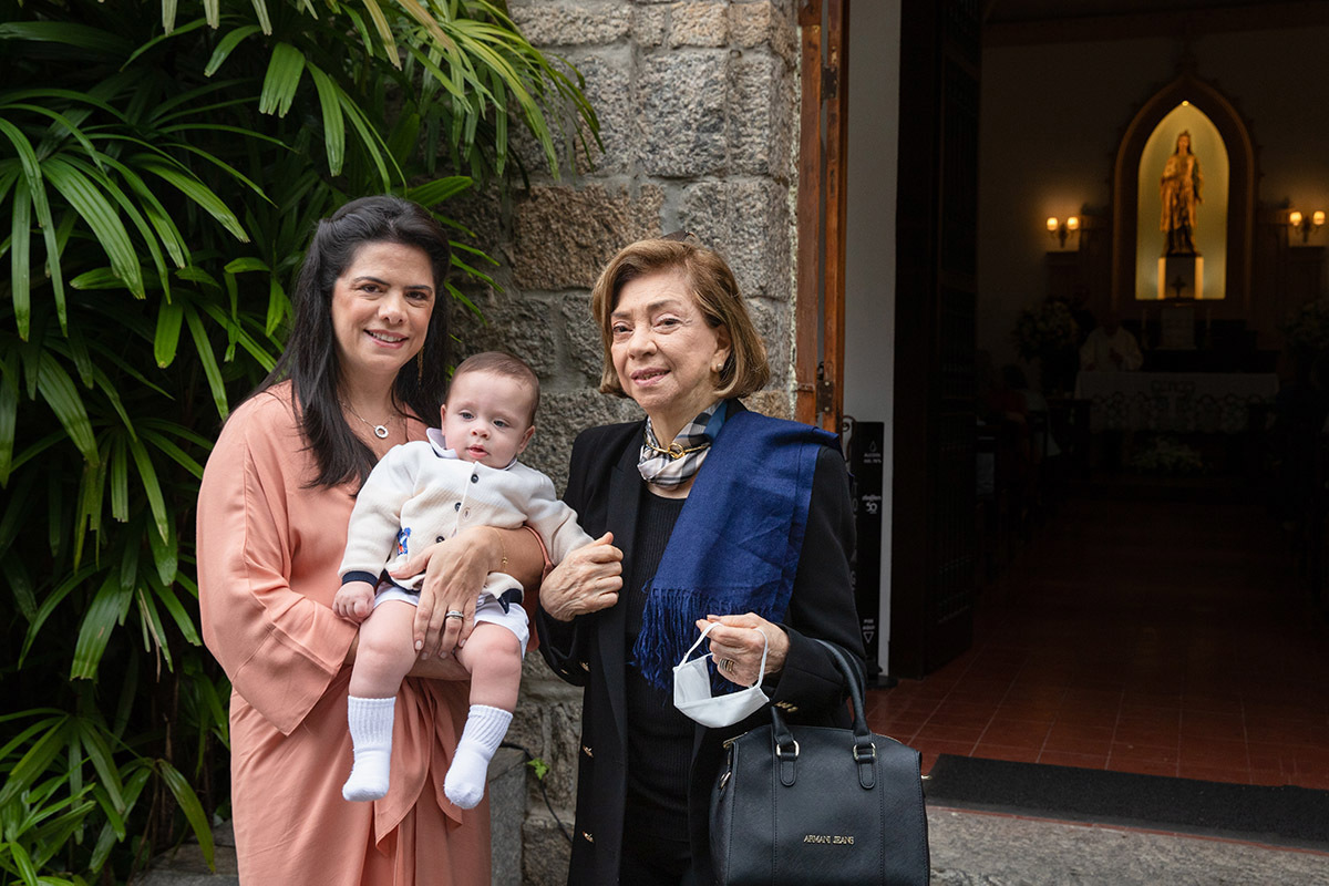 Eduardo com mãe a bisavó: Batizado na Igreja de Santa Ignez, Gávea, Rio de Janeiro.