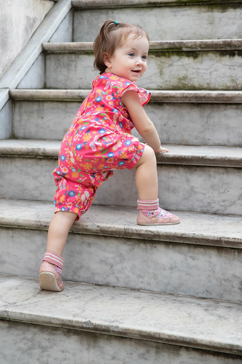 Ensaio de Família: Gaby na escada da Casa de Ruy Barbosa, Rio de Janeiro.