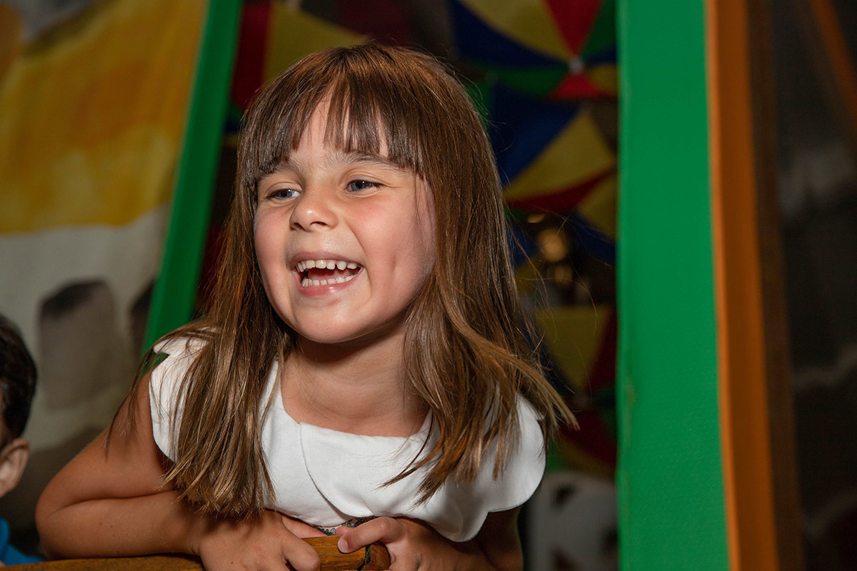 Festa de aniversário de 5 anos no Animasom: Malu sorrindo, Rio de Janeiro.