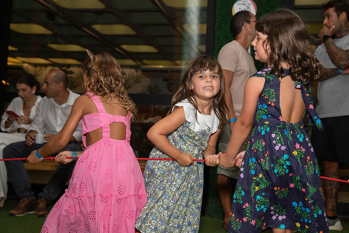 Festa de aniversário de 5 anos no Animasom: Malu brincando com as amigas, Rio de Janeiro.
