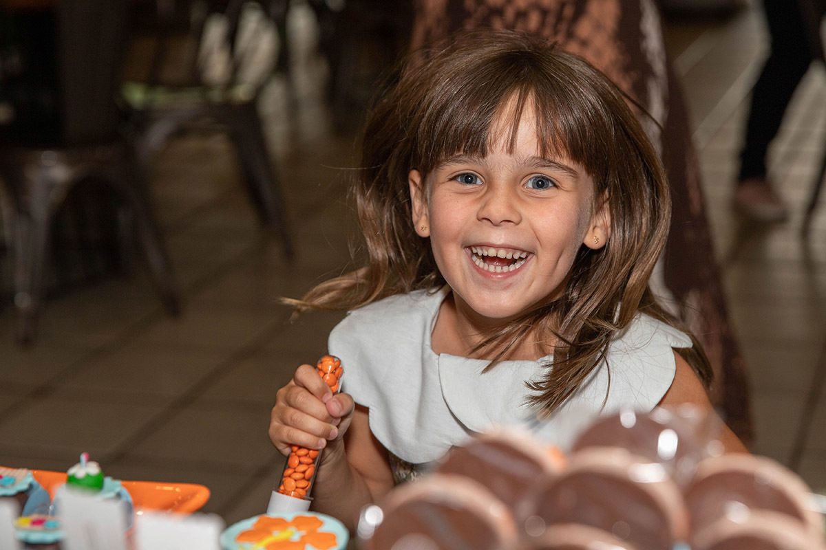 Festa de aniversário de 5 anos no Animasom: Malu sorrindo, Rio de Janeiro.