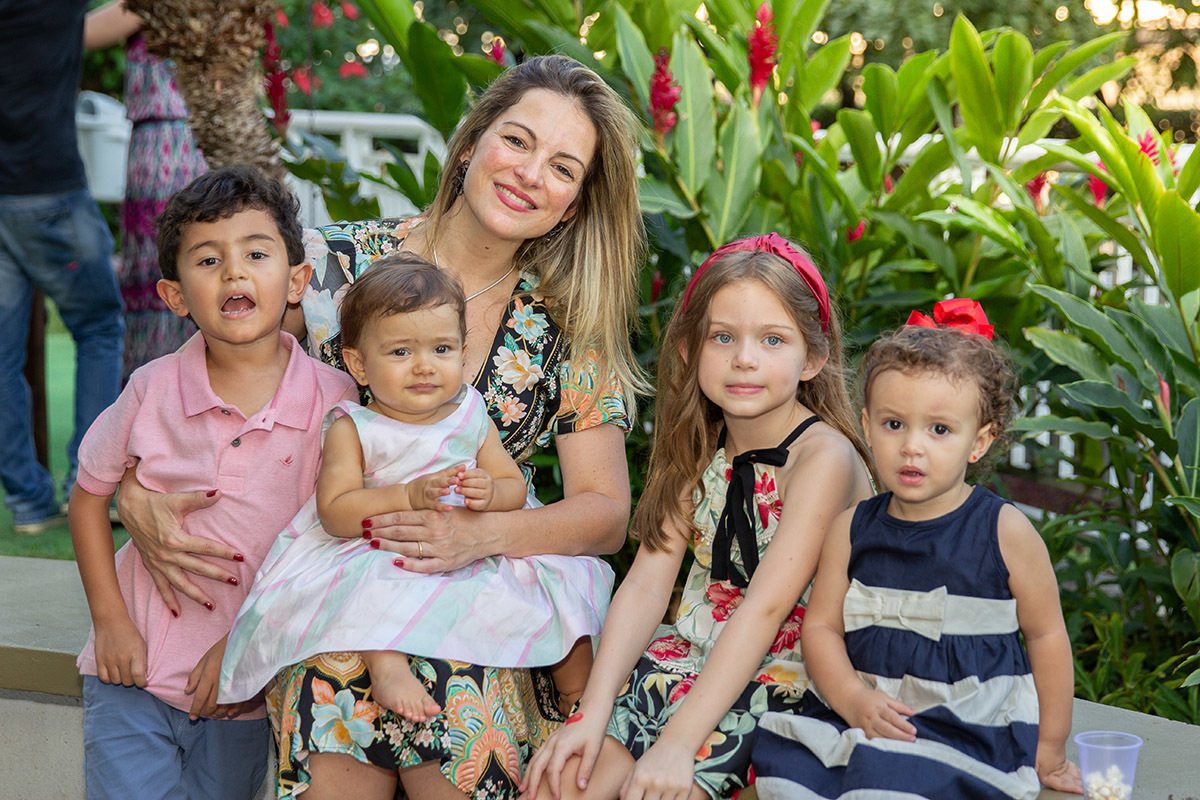 Festa de 1 ano da Maria Carolina: Maria Carolina com os primos e tia  - RJ 