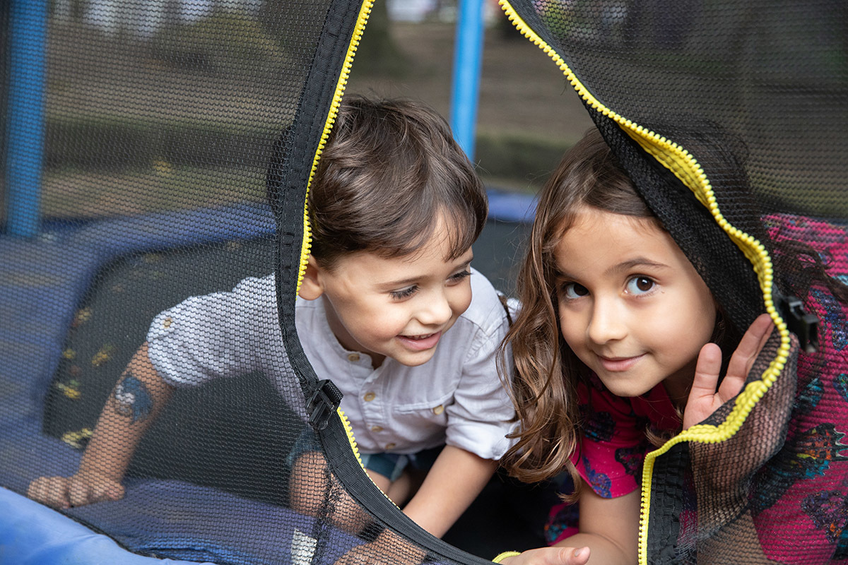 crianças brincando na festa de aniversario - 6 anos - Rio de Janeiro 
