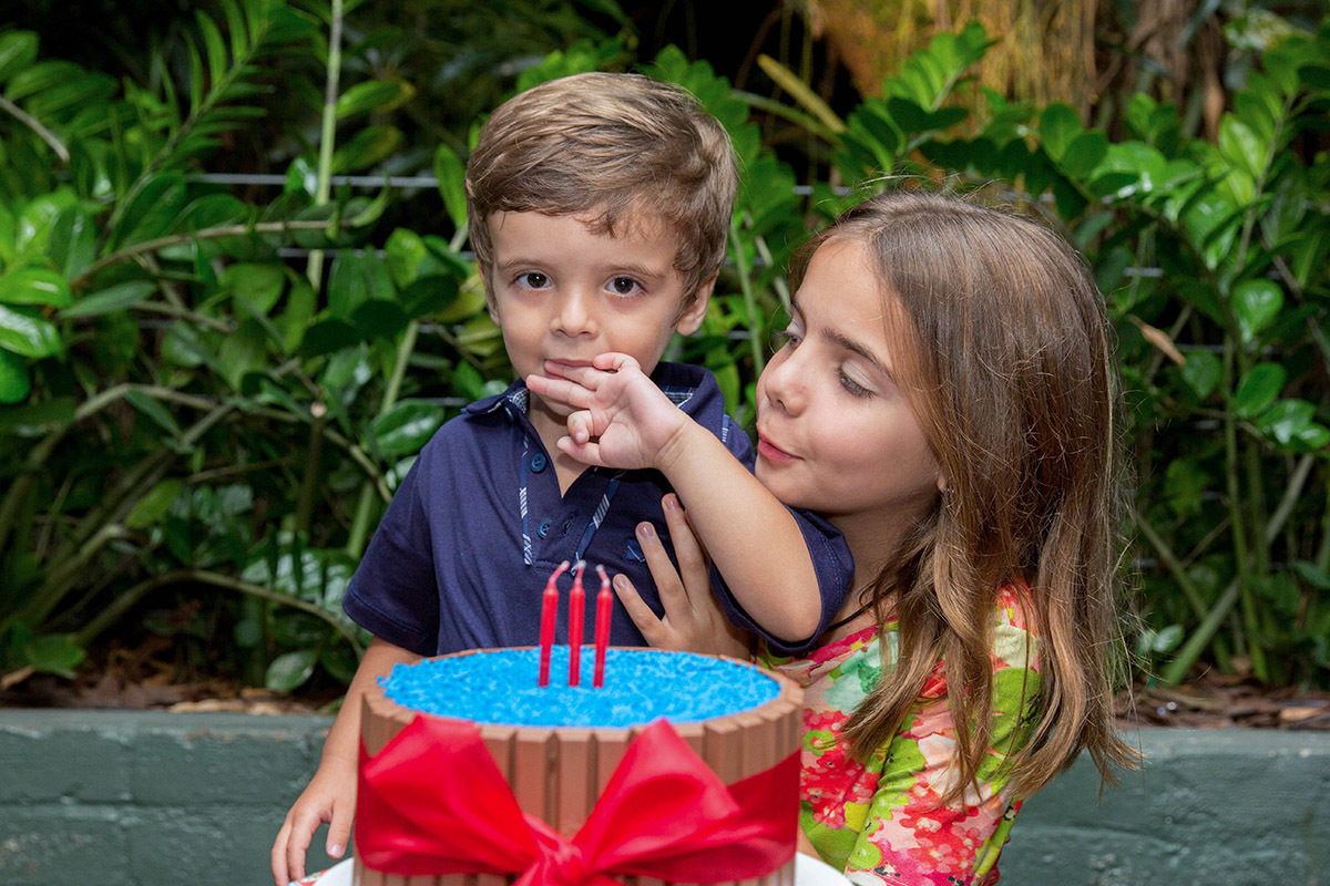 Mateus e Mariana na festa de aniversário do Mateus - 3 anos - Rio de Janeiro.