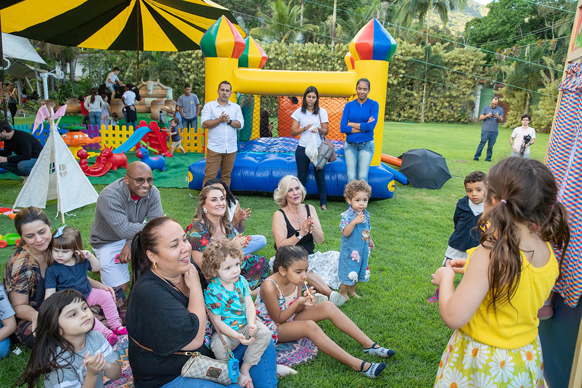 Festa de 2 anos Vitor: Vitor brincando com amigos no Sítio Recanto dos Sonhos, RJ.