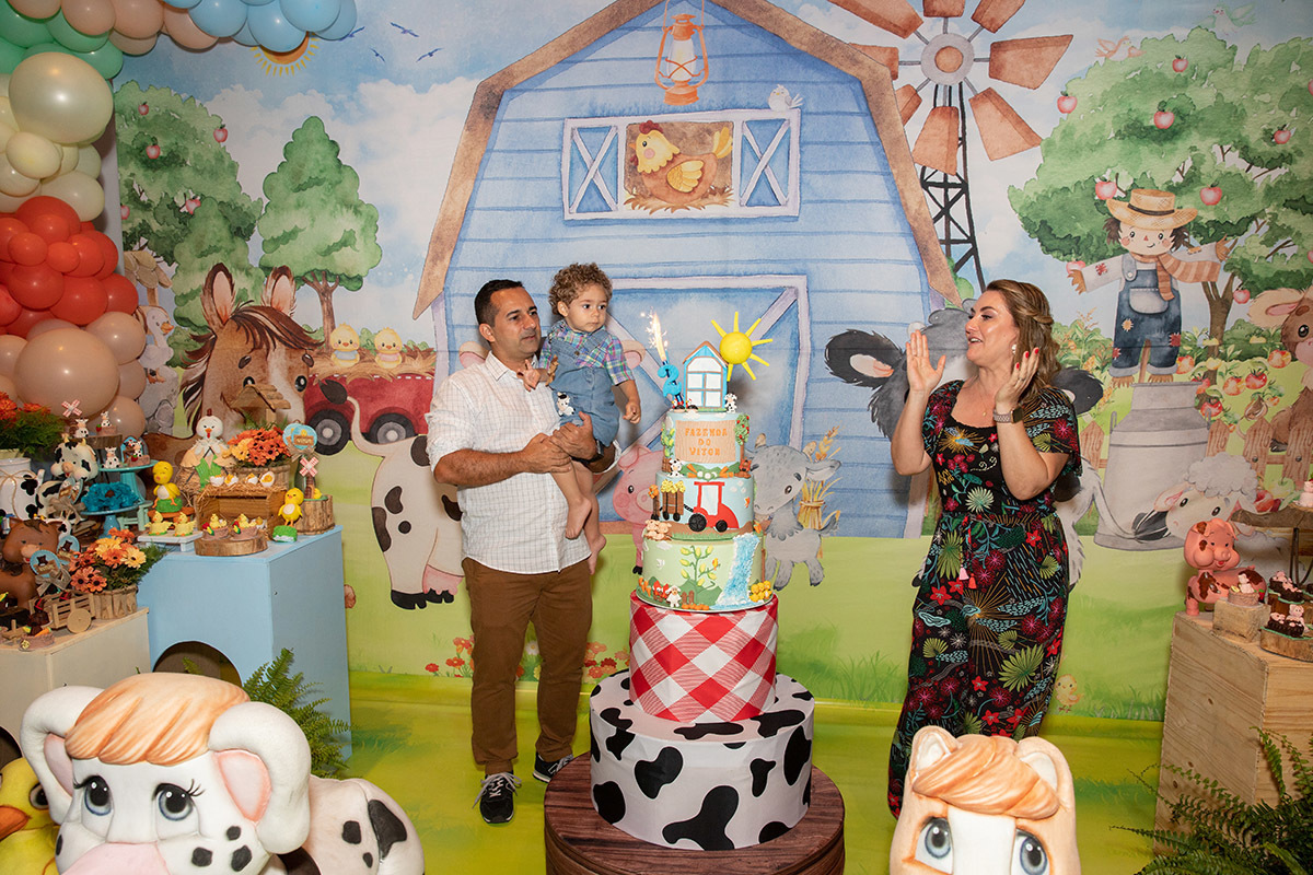 Festa de 2 anos Vitor: Vitor com os pais no Sítio Recanto dos Sonhos, RJ.
