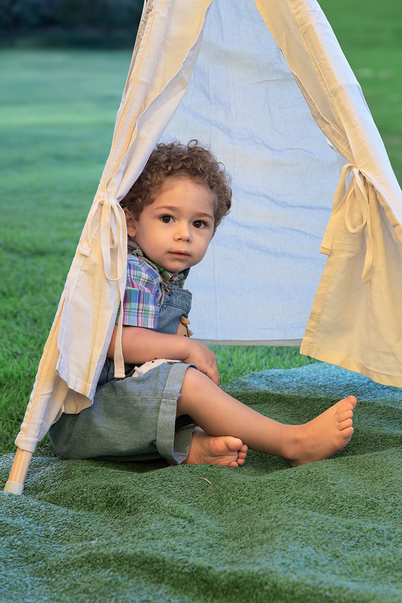 Festa de 2 anos Vitor: Vitor brincando no Sítio Recanto dos Sonhos, RJ.