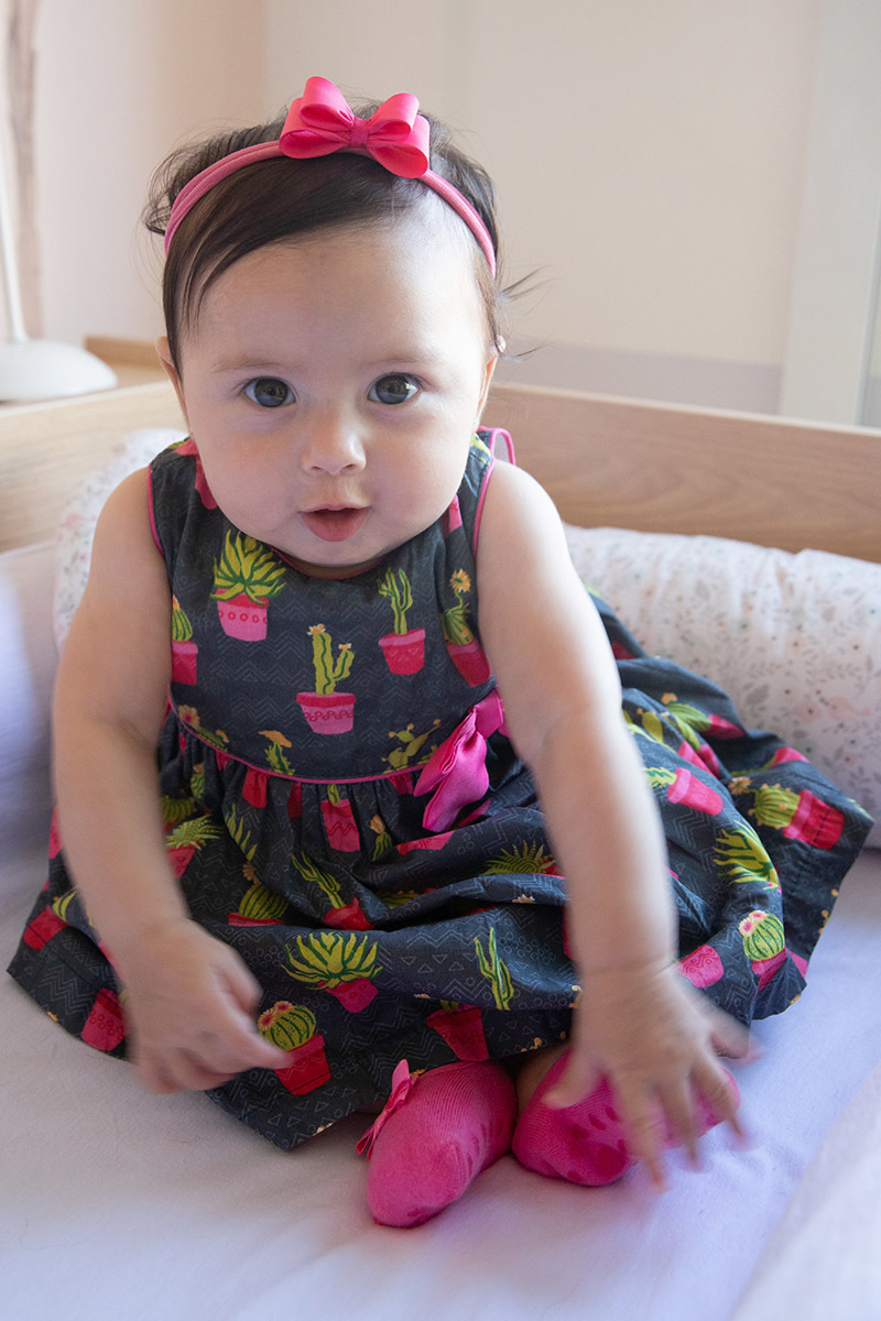 Maitê em seu berço- ensaio de bebê - Rio de Janeiro - RJ. 