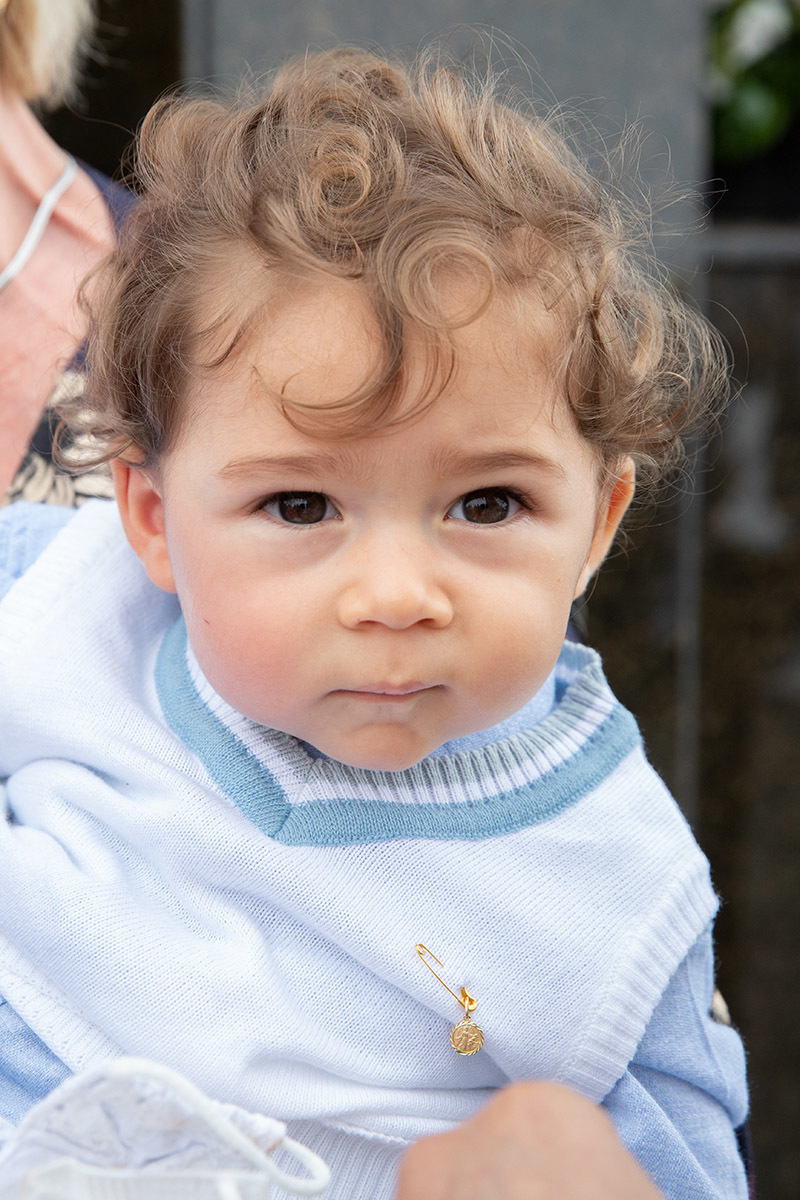 Batizado do Vitor: Vitor em frente a capela do Corcovado, no Rio de Janeiro.