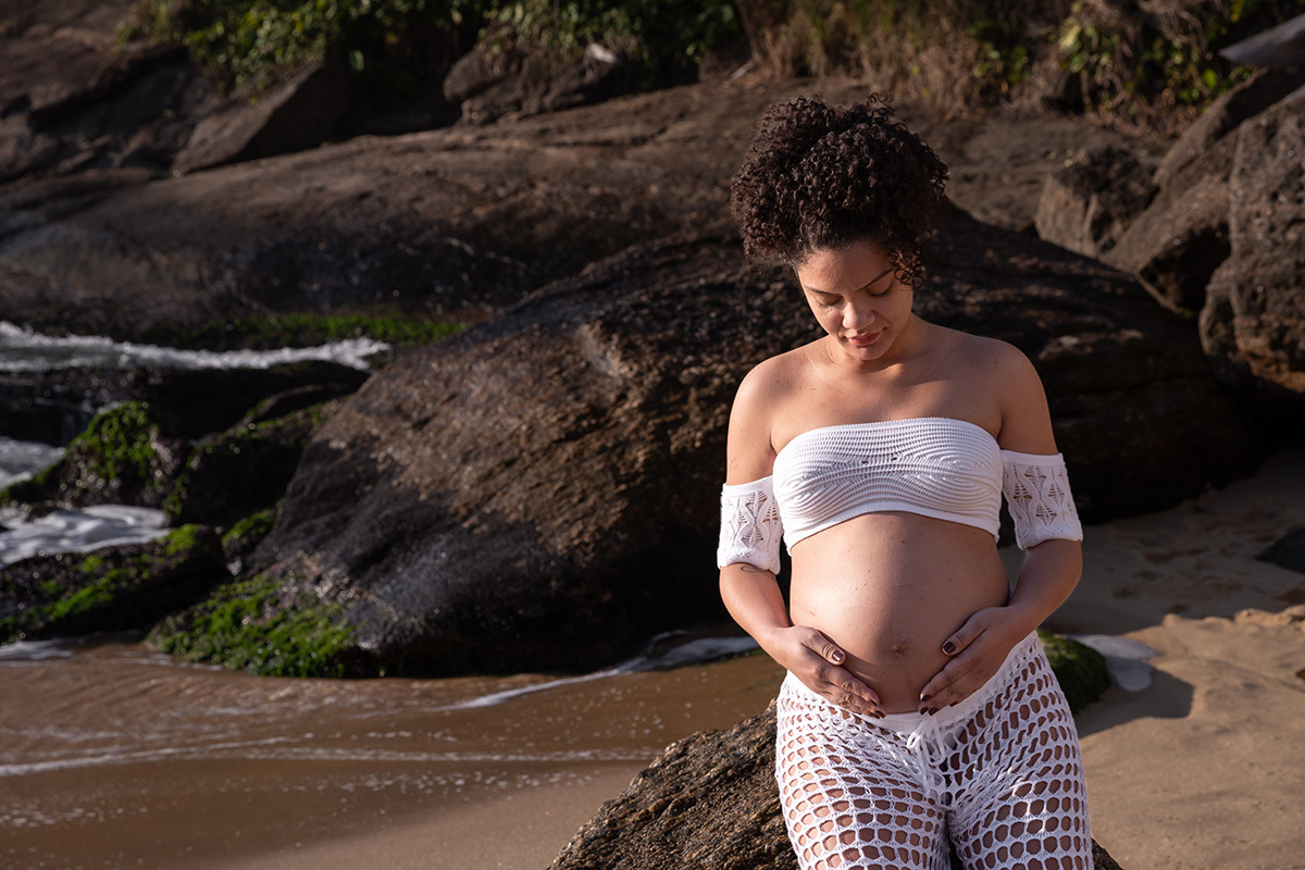 oto natural de gestante com clima tranquilo e paisagem do Rio.