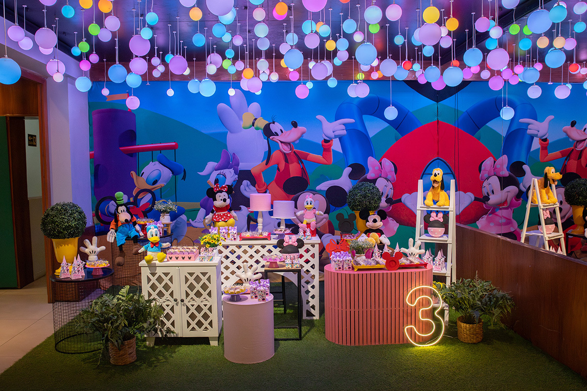 Decoração encantadora de festa infantil na Casa de Festas Espoleta com tema da Minnie