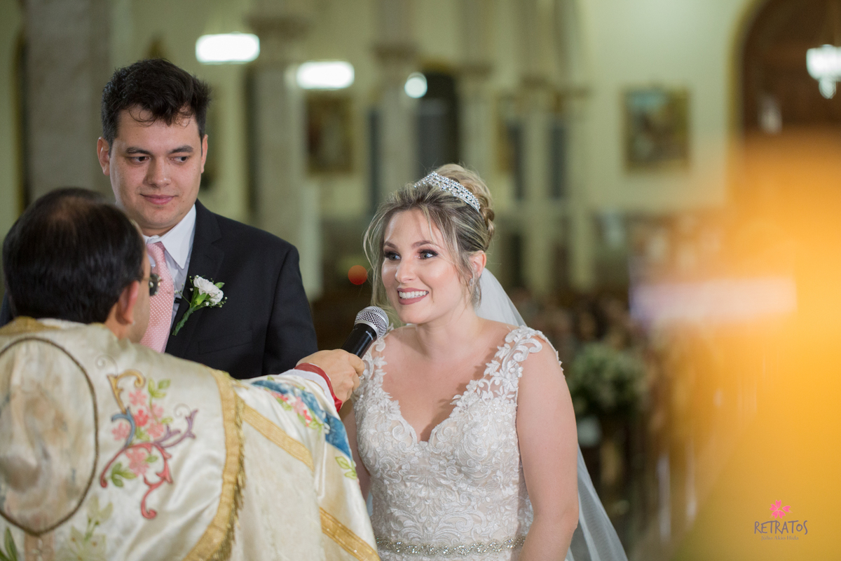 sim da noiva na igreja  retratos foto e video itatiba sp fotografo de casamento