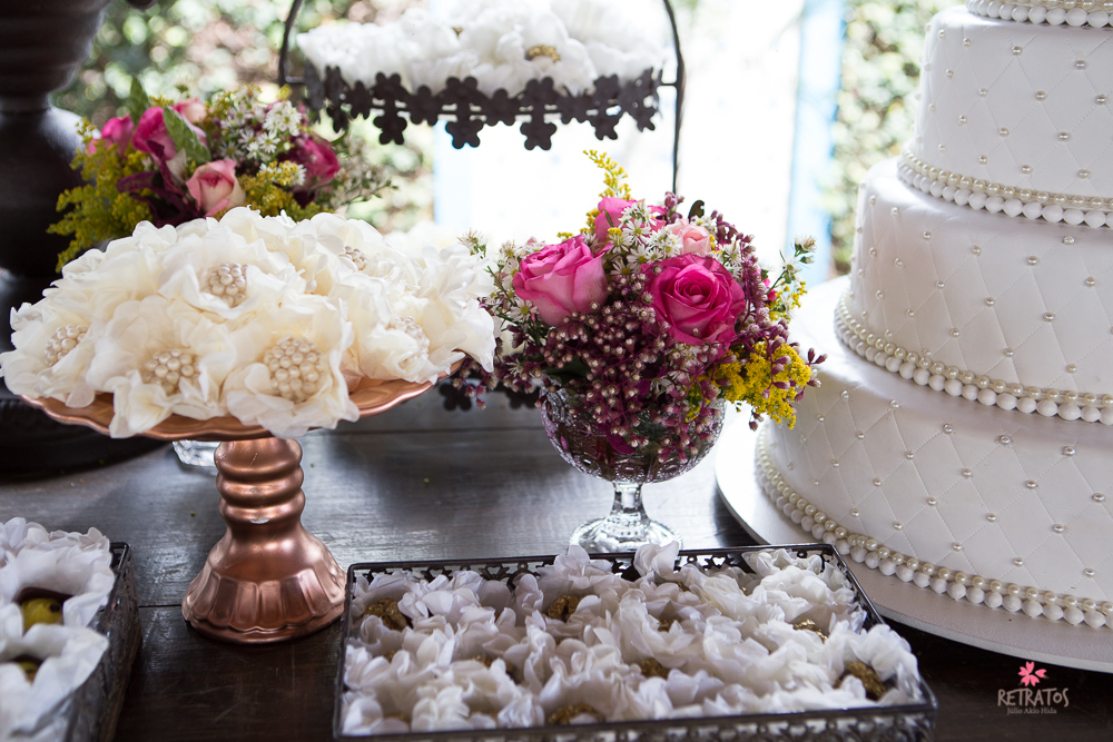 doces mesa do bolo madrinhas de nude e padrinhos roupa informal para casamento na fazenda de dia  casamento na fazenda de dia interior sp itatiba retratos