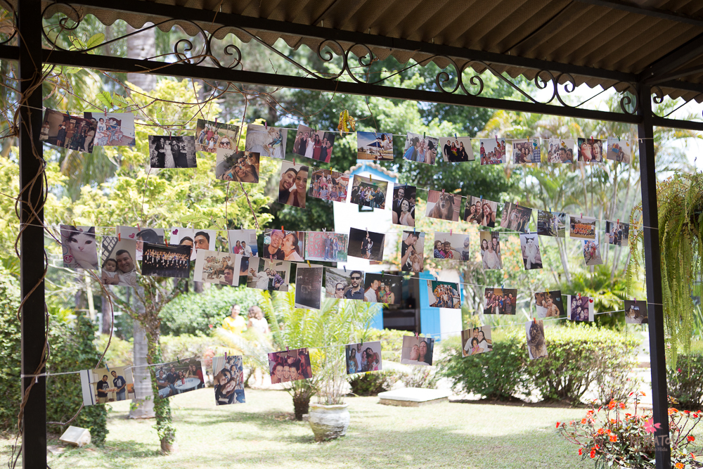 varal de foto lindo decoração arranjo mesa bolo casamento madrinhas de nude e padrinhos roupa informal para casamento na fazenda de dia  casamento na fazenda de dia interior sp itatiba retratos