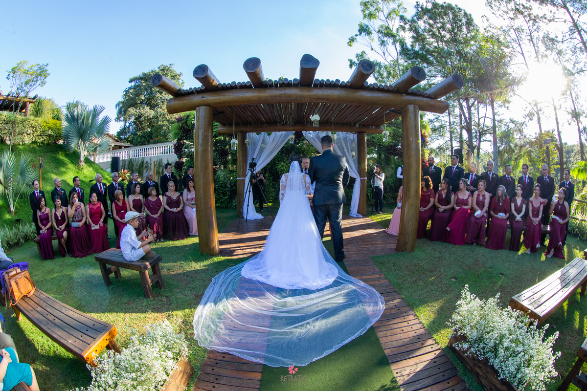 foto lente olho de peixe onde aparecem madrinhas dos dois lados e os noivos ao meio foto casamento retratos itatiba fotografo inspiração julio akio hidafoto casamento retratos itatiba fotografo inspiração julio akio hida