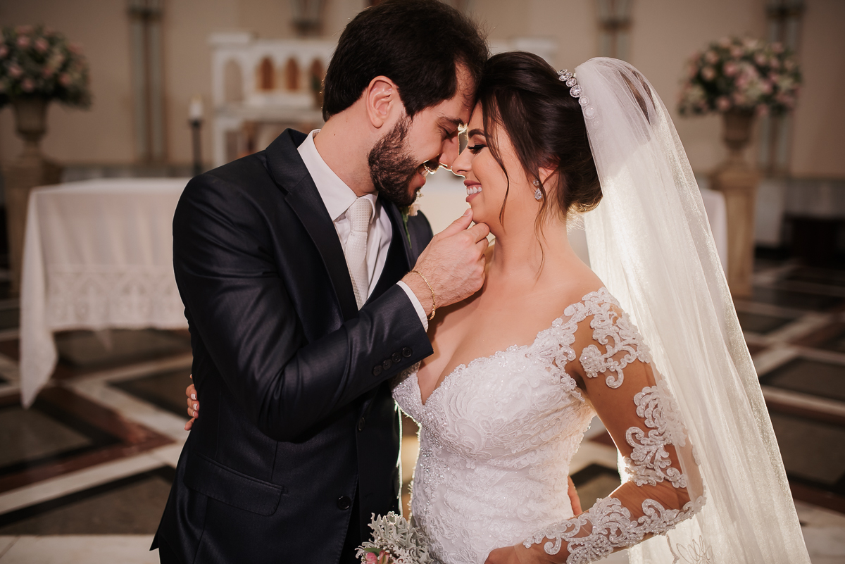 casamentos, casamentos em patos de minas, casamentos no sítio tõe do jó , casamento na igreja dos capuchinhos , hermanas noivas e festas, vestidos de noiva, noiva dos sonhos.