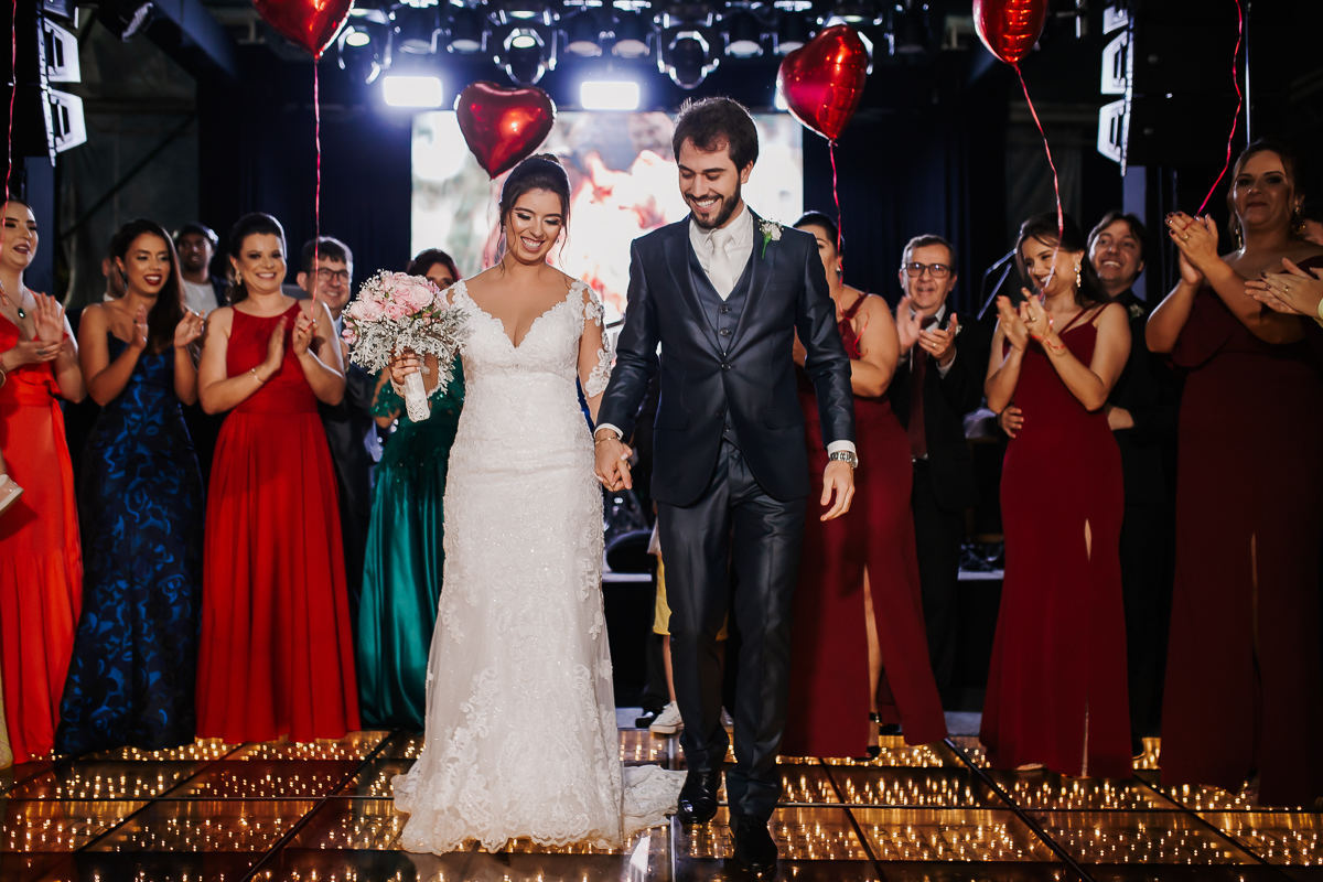 casamentos, casamentos em patos de minas, casamentos no sítio tõe do jó , casamento na igreja dos capuchinhos , hermanas noivas e festas, vestidos de noiva, noiva dos sonhos.