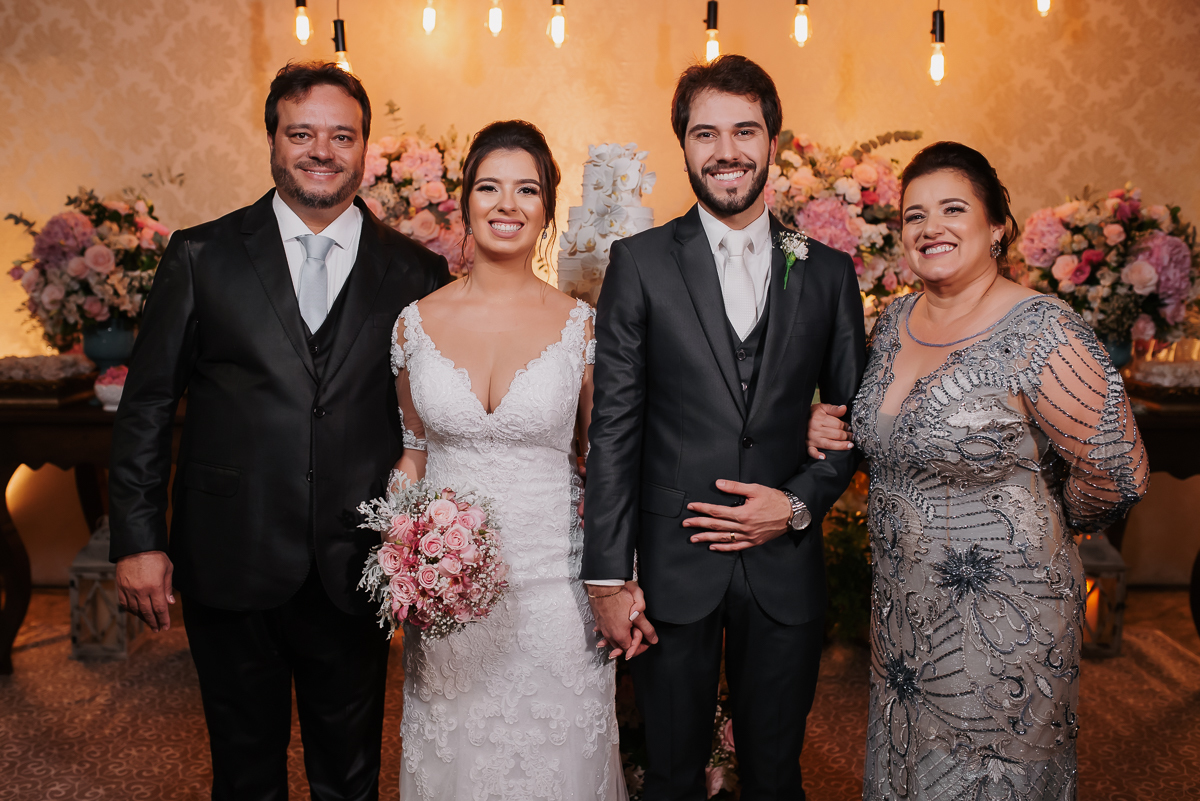 casamentos, casamentos em patos de minas, casamentos no sítio tõe do jó , casamento na igreja dos capuchinhos , hermanas noivas e festas, vestidos de noiva, noiva dos sonhos.