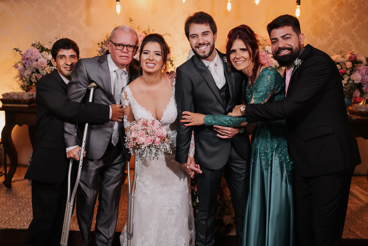 casamentos, casamentos em patos de minas, casamentos no sítio tõe do jó , casamento na igreja dos capuchinhos , hermanas noivas e festas, vestidos de noiva, noiva dos sonhos.