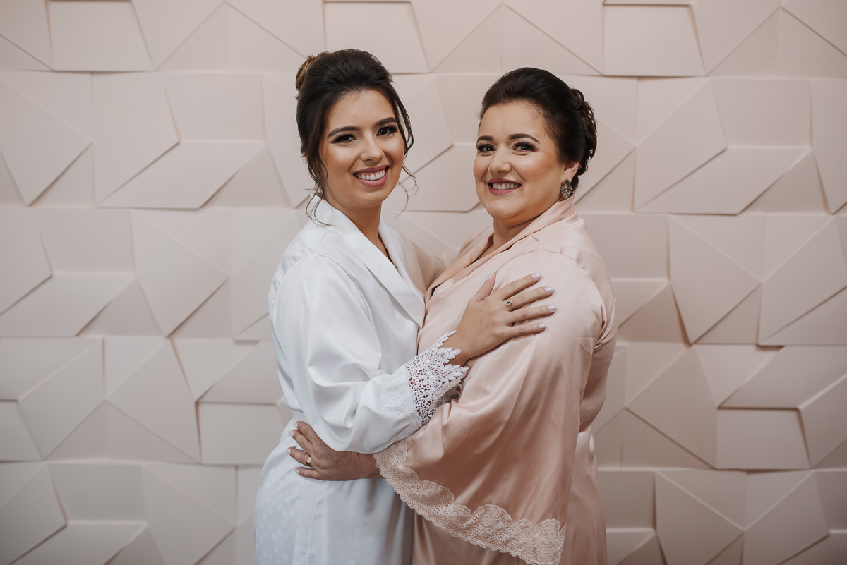 Felippe Leal Fotografo de casamentos e eventos em patos de minas e regiao, Makinf off da noiva. Hermanas Noivas e festas.