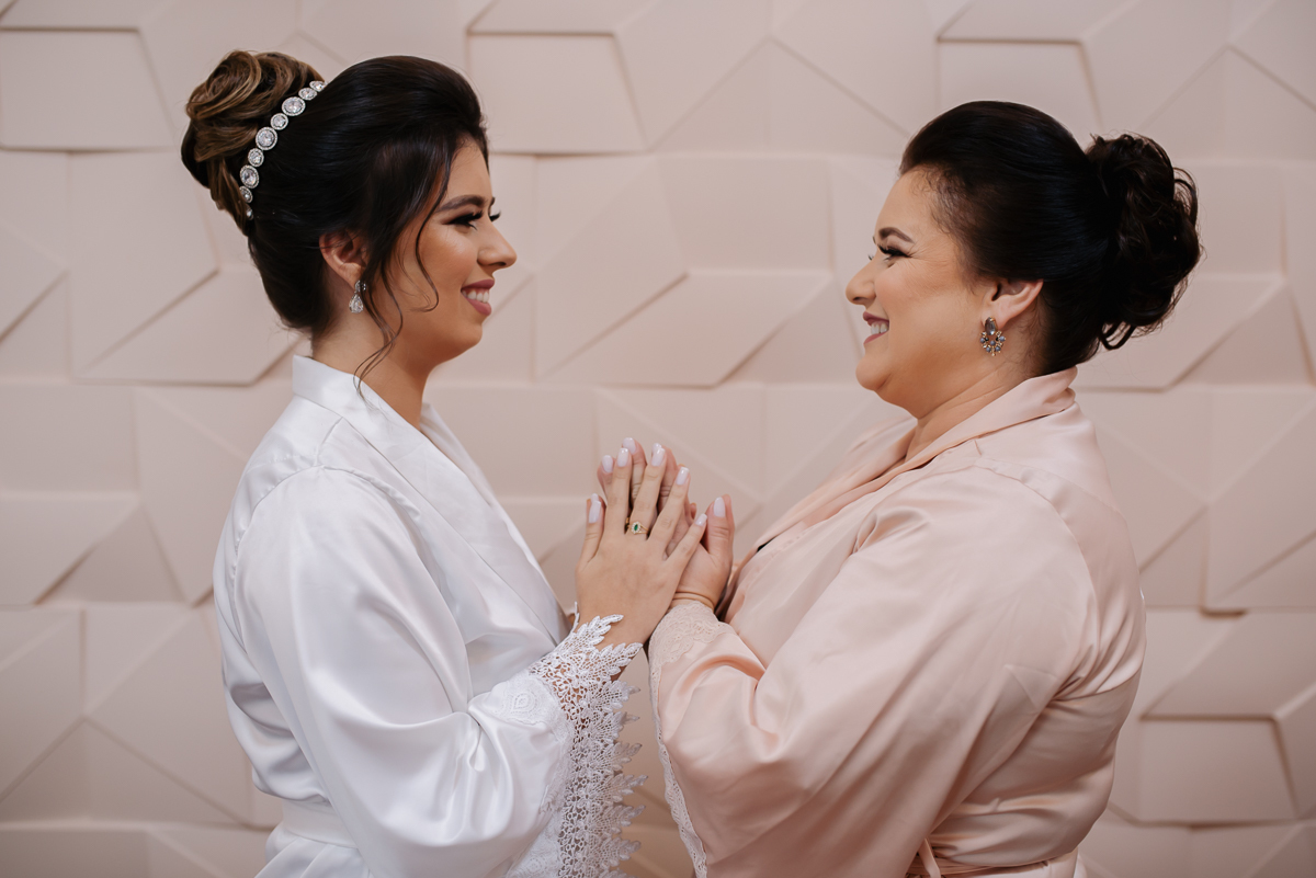 Felippe Leal Fotografo de casamentos e eventos em patos de minas e regiao, Makinf off da noiva. Hermanas Noivas e festas.