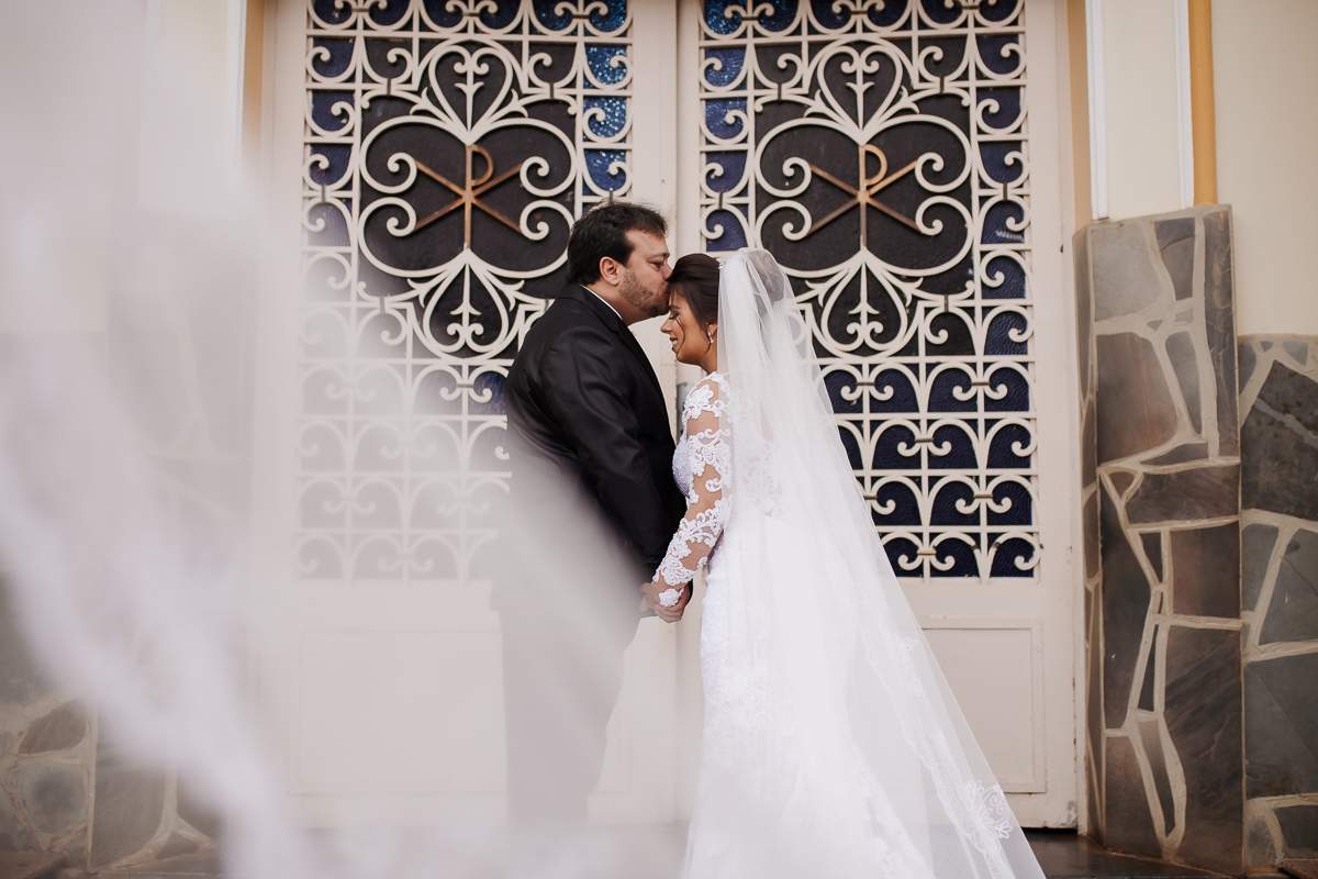 Felippe Leal Fotografo de casamentos e eventos em patos de minas e regiao, fotografo de casamentos, casamentos em patos de minas, casamentos no sitio toe do jo , casamento na igreja dos capuchinhos, noivo e sua mae , entrada na igreja noivo,