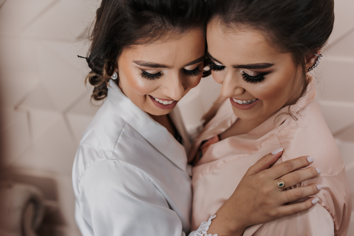 Felippe Leal Fotografo de casamentos e eventos em patos de minas e regiao, Makinf off da noiva. Hermanas Noivas e festas.