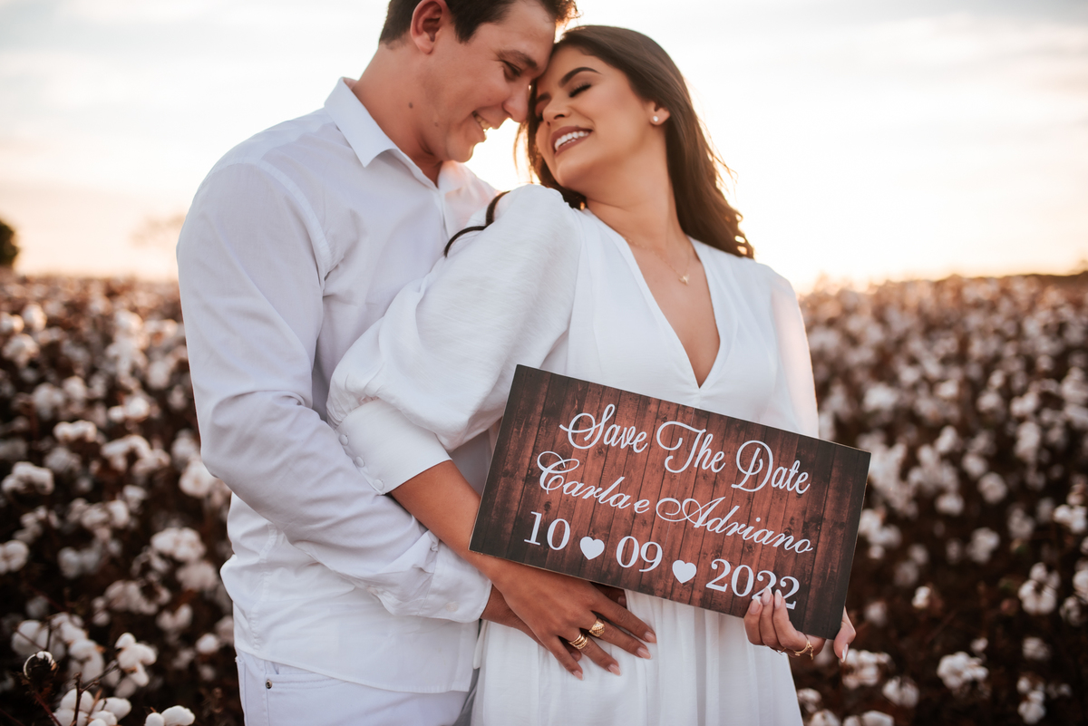 Ensaio de casal na plantação de algodão, ensaio save the date, ensaio de casal, ensaio romantico, ensaio save the date na plantação de algodão, ensaio de casal em patos de minas, ensaio em patos de minas, fotografo em patos de minas
