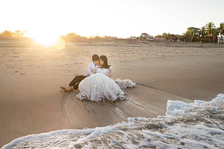Ensaio pós-casamento em Vitória com estilo leve e natural, capturado por Studio Juca Sousa.