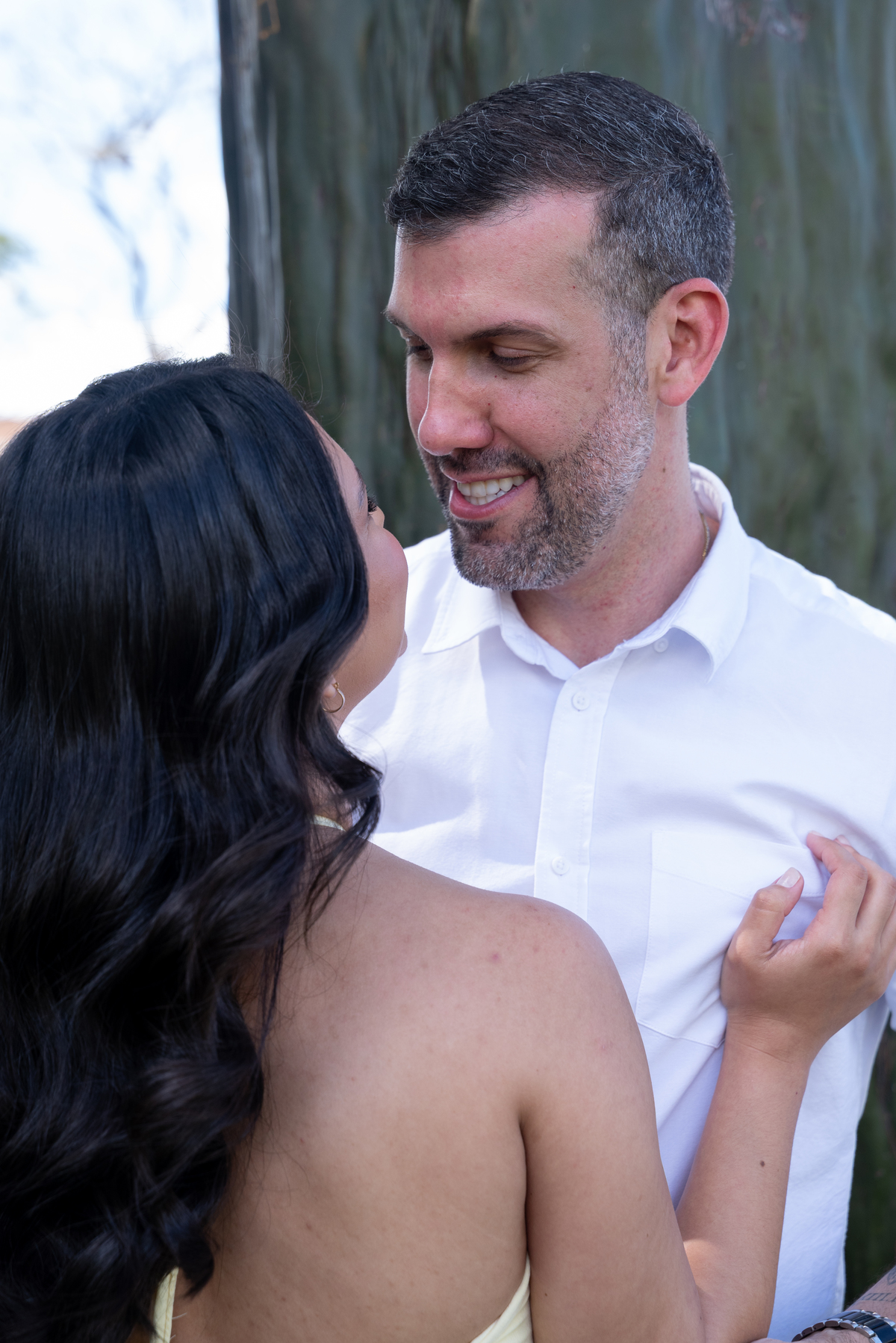 Entre olhares e sorrisos, Thaís e Lucas mostram que o amor mora nos detalhes mais simples.