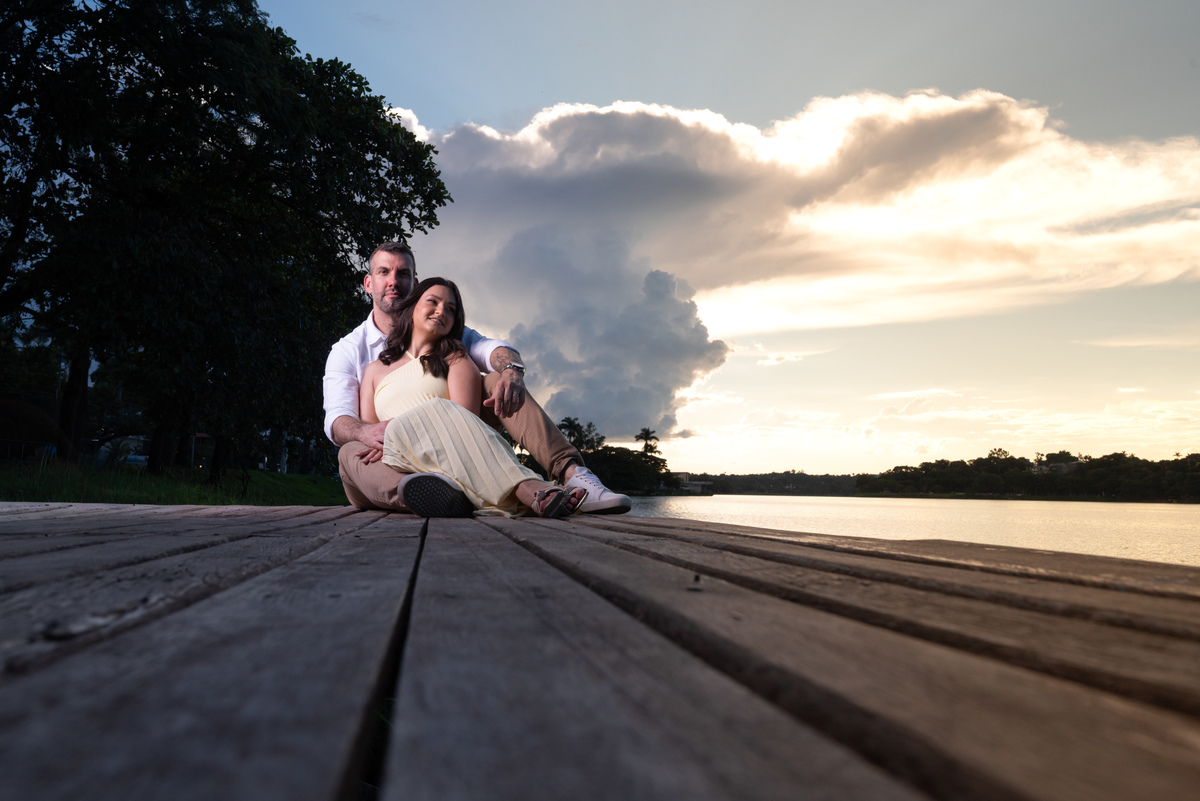 Um pôr do sol, dois corações e uma história que está só começando.