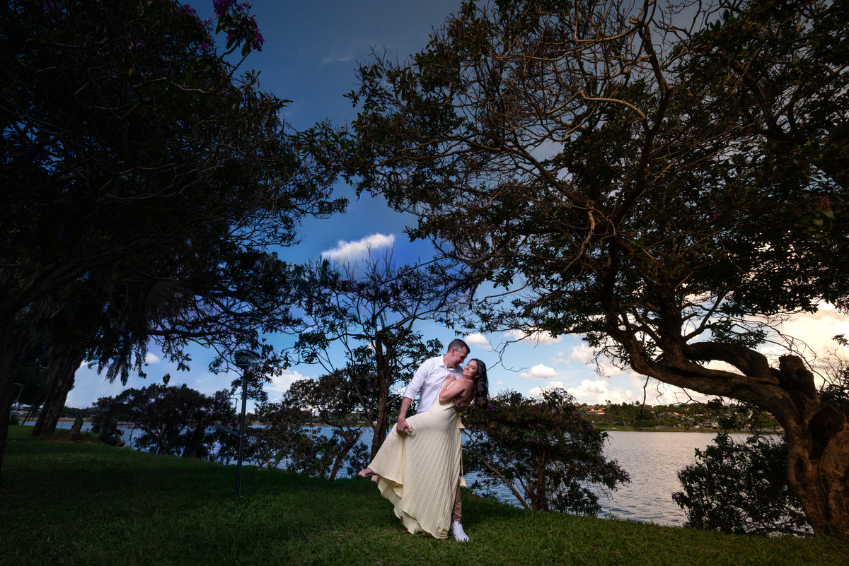 Com o cenário do Museu de Arte da Pampulha, o amor ganha ainda mais forma e significado.