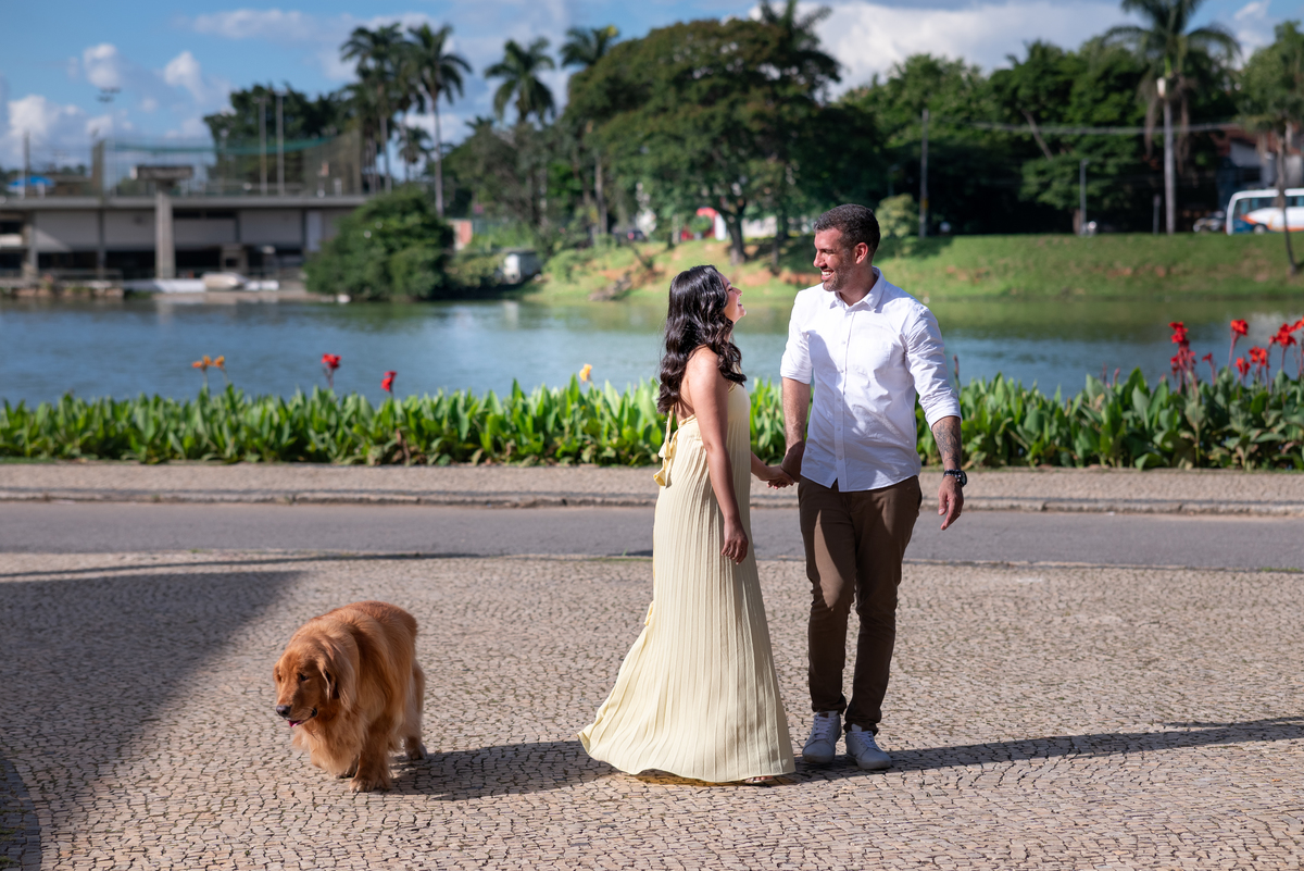 Ensaio pré wedding com pet em Belo Horizonte: amor, leveza e momentos reais.