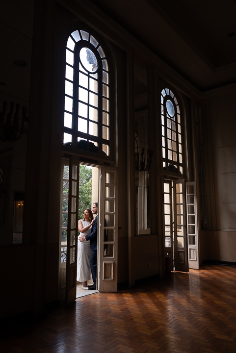 Fotografia de casal no Automóvel Clube de Belo Horizonte – Pré-Wedding Débora & Yasser