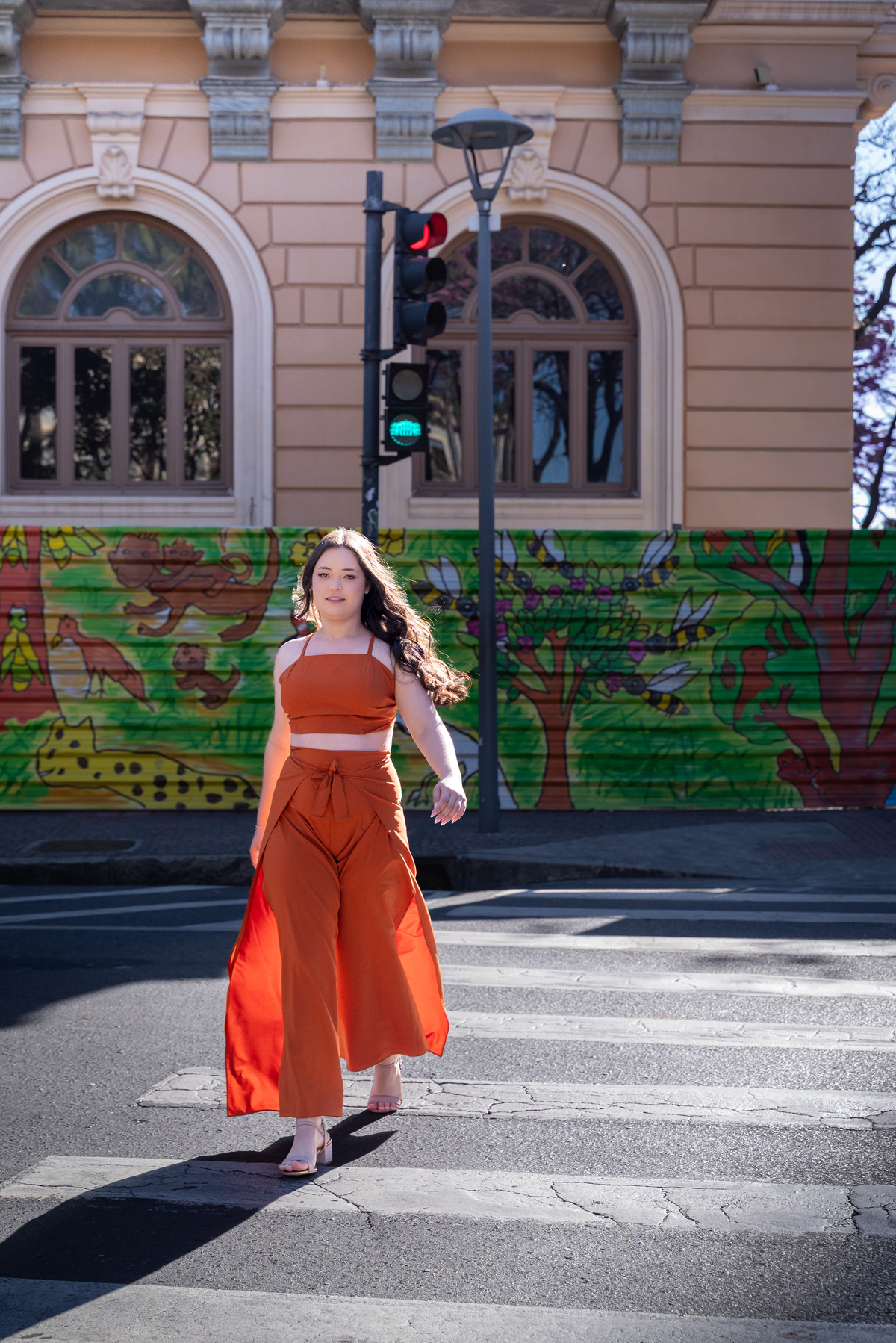 Um ensaio feminino inesquecível entre a Praça da Liberdade e a Rua Sapucaí