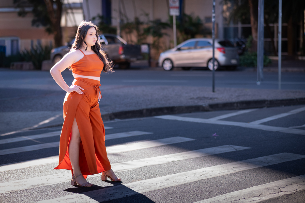 Um ensaio feminino inesquecível entre a Praça da Liberdade e a Rua Sapucaí