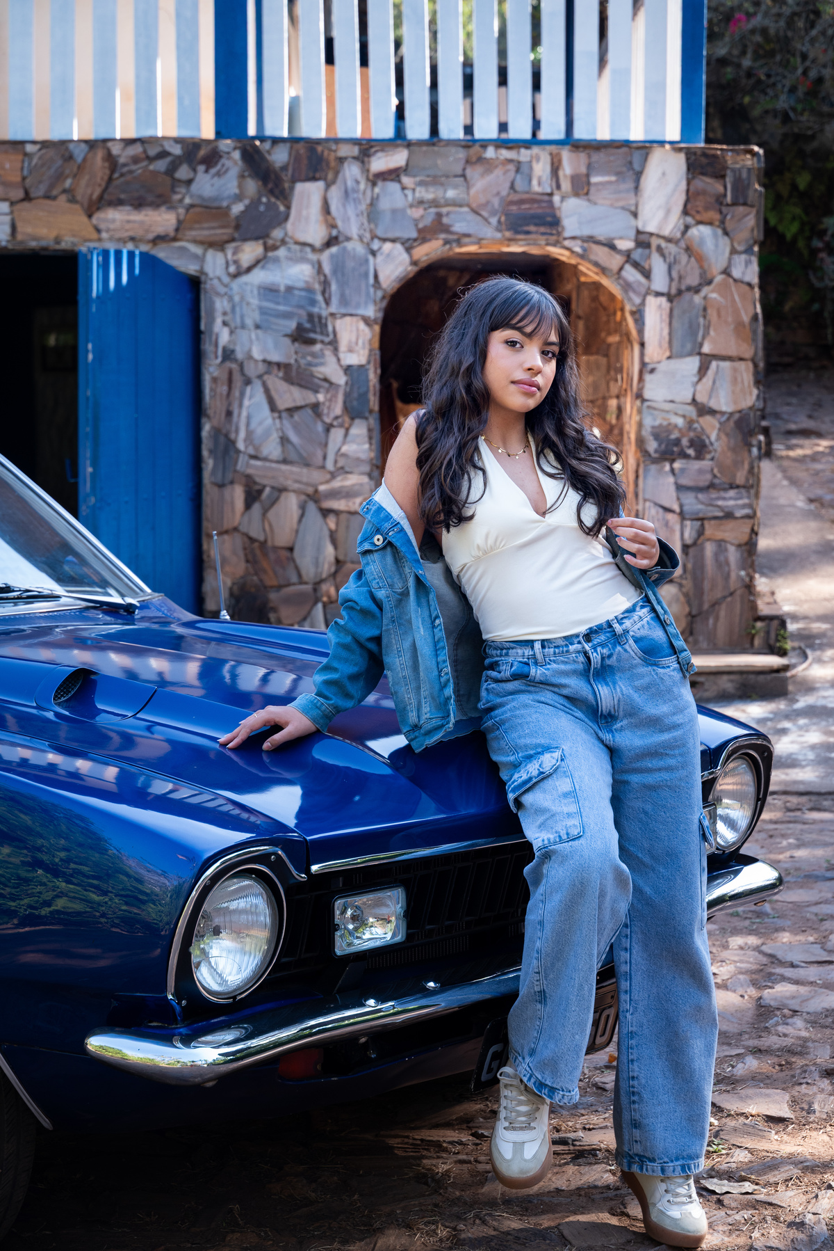 A clássica Maverick Azul trouxe personalidade e um toque vintage ao ensaio de 15 anos.