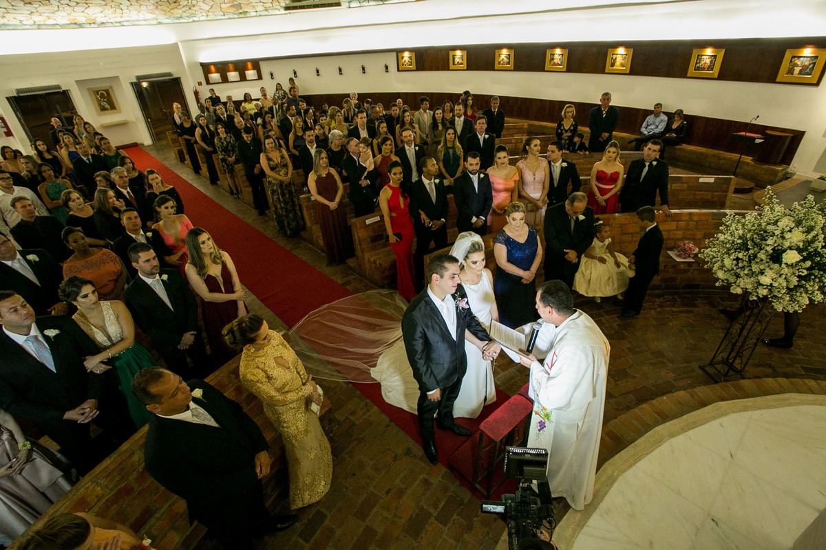 noiva
noivo
igreja santissima trindade
casamento catolico