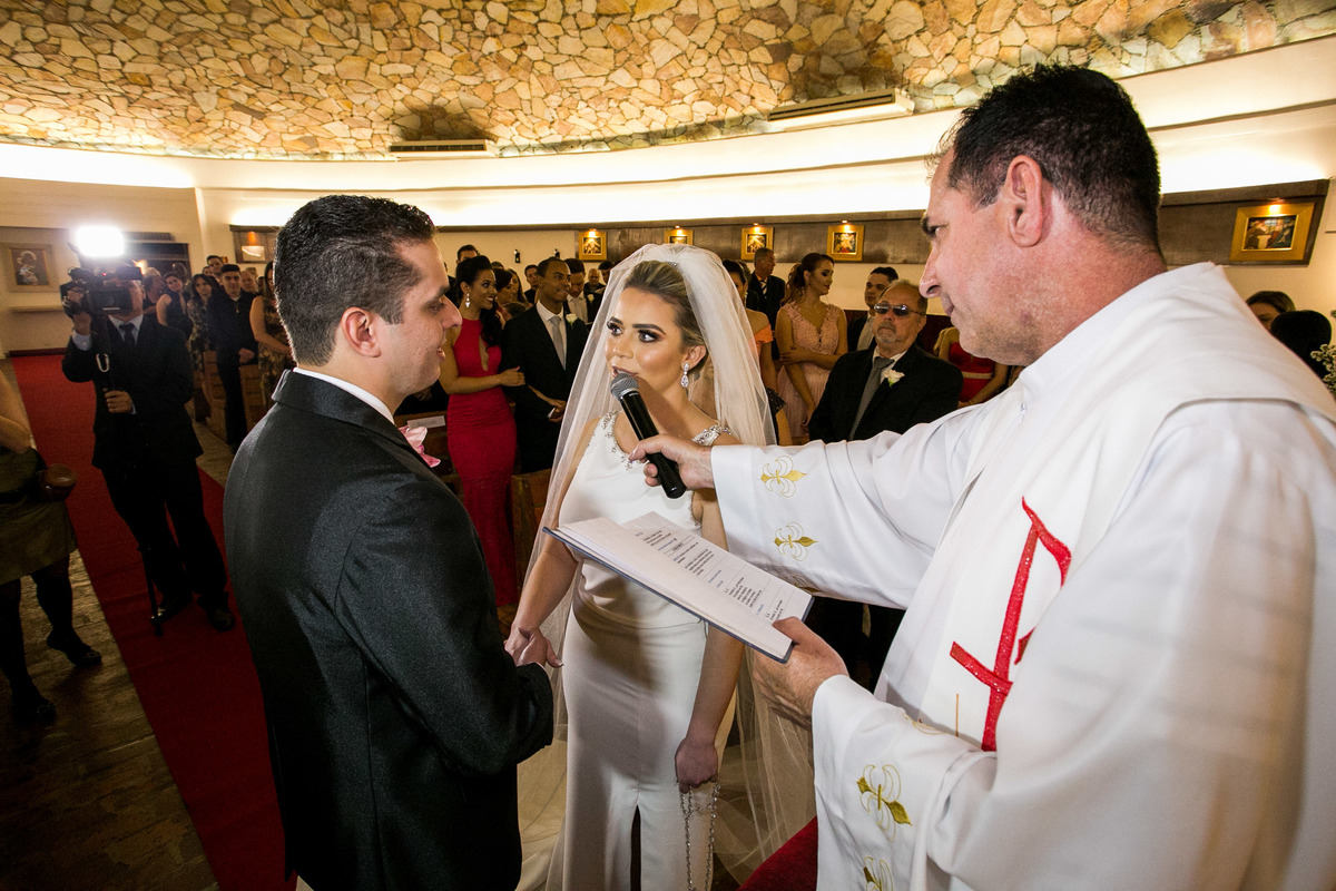 noiva
noivo
igreja santissima trindade
casamento catolico