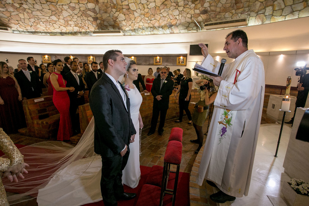 noiva
noivo
igreja santissima trindade
casamento catolico