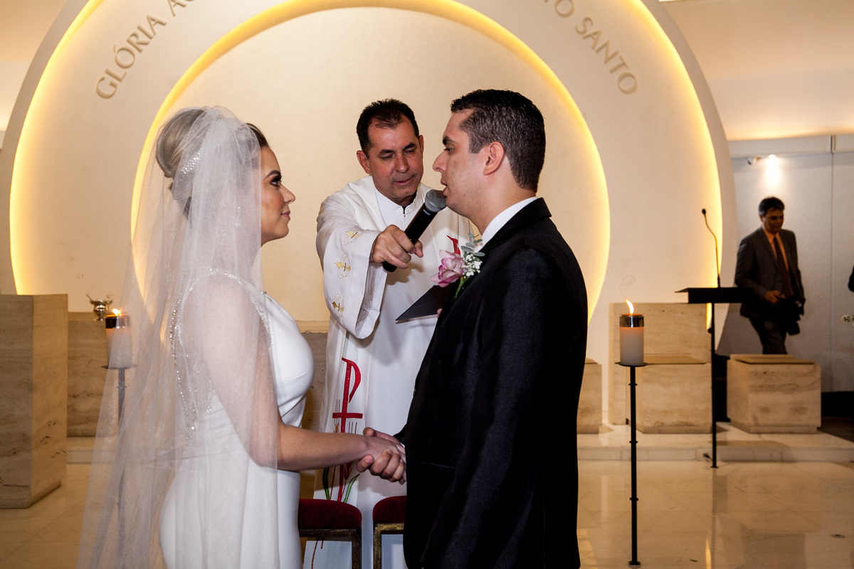 noiva
noivo
igreja santissima trindade
casamento catolico