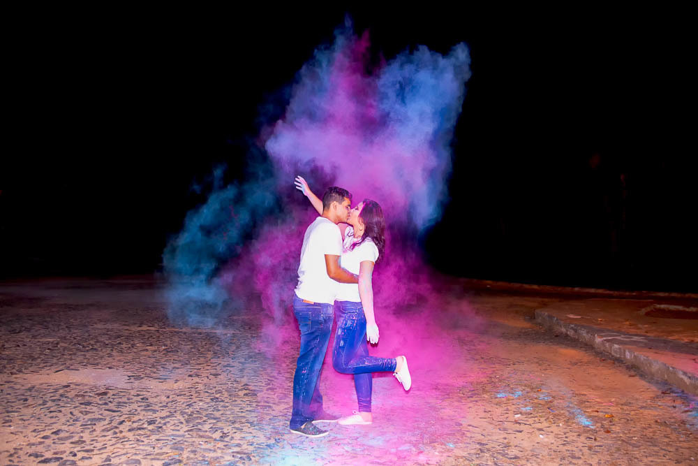 ensaio de pré wedding casal com pó mágico colorido enasio pre wedding
pre casamento
tiradentes mg