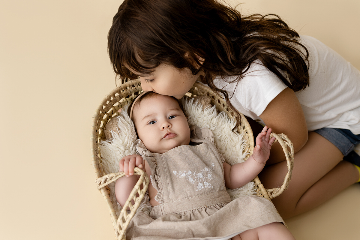 sessão fotografias, sessão infantil, fotografia de crianças, newborn, fotógrafo coimbra, grávida, fotografia newborn, acompanhamento, infantil, smash the cake, fotografias de crianças, foto bebés, 3 meses, 6 meses, 9 meses, foto grávida
