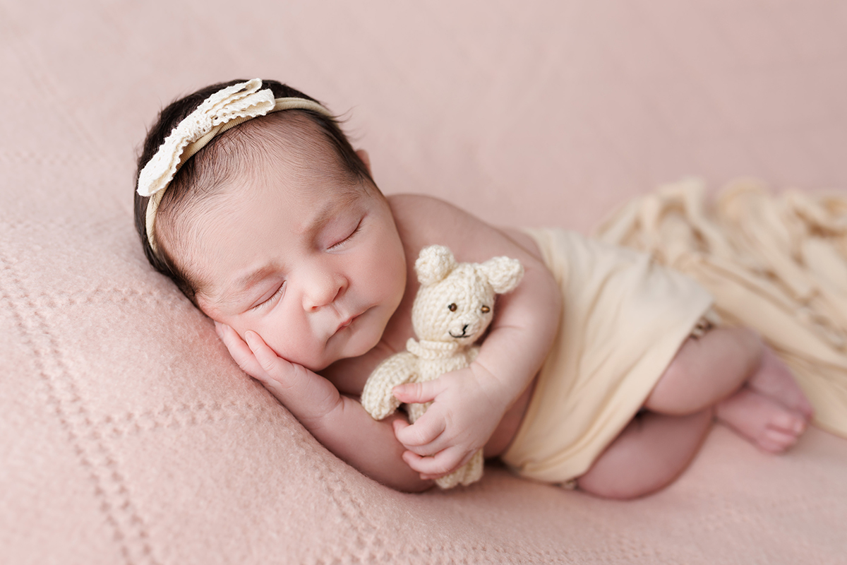 sessão fotografias, sessão infantil, fotografia de crianças, newborn, fotógrafo coimbra, grávida, fotografia newborn, acompanhamento, infantil, smash the cake, fotografias de crianças, foto bebés, 3 meses, 6 meses, 9 meses, foto grávida
