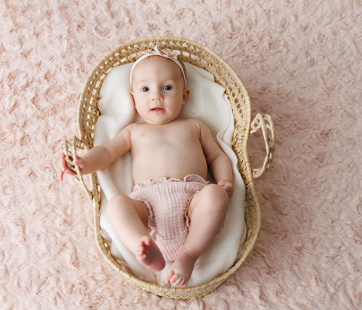 sessão fotografias, sessão infantil, fotografia de crianças, newborn, fotógrafo coimbra, grávida, fotografia newborn, acompanhamento, infantil, smash the cake, fotografias de crianças, foto bebés, 3 meses, 6 meses, 9 meses, foto grávida