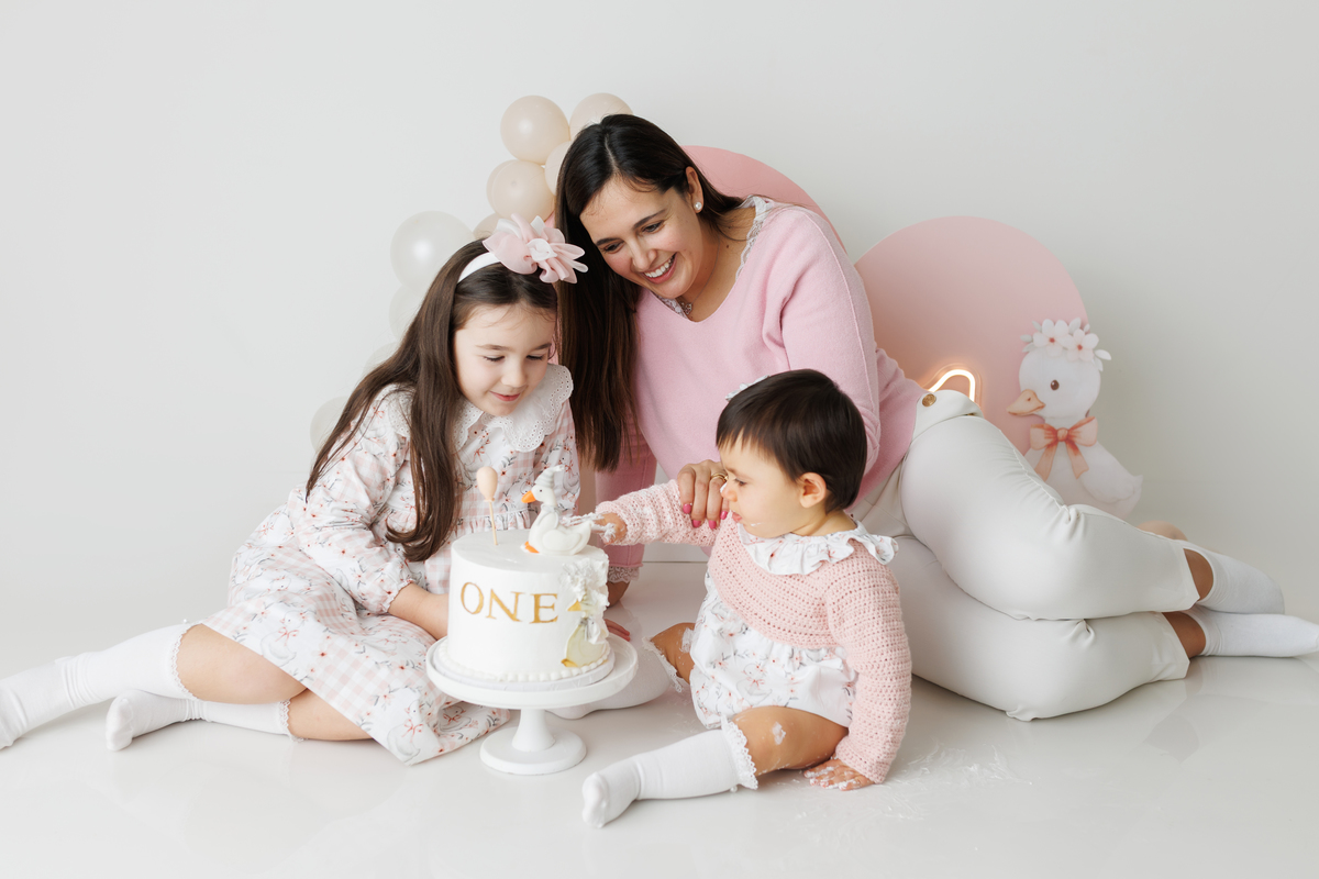 sessão fotografias, sessão infantil, fotografia de crianças, newborn, fotógrafo coimbra, grávida, fotografia newborn, acompanhamento, infantil, smash the cake, fotografias de crianças, foto bebés, 3 meses, 6 meses, 9 meses, foto grávida